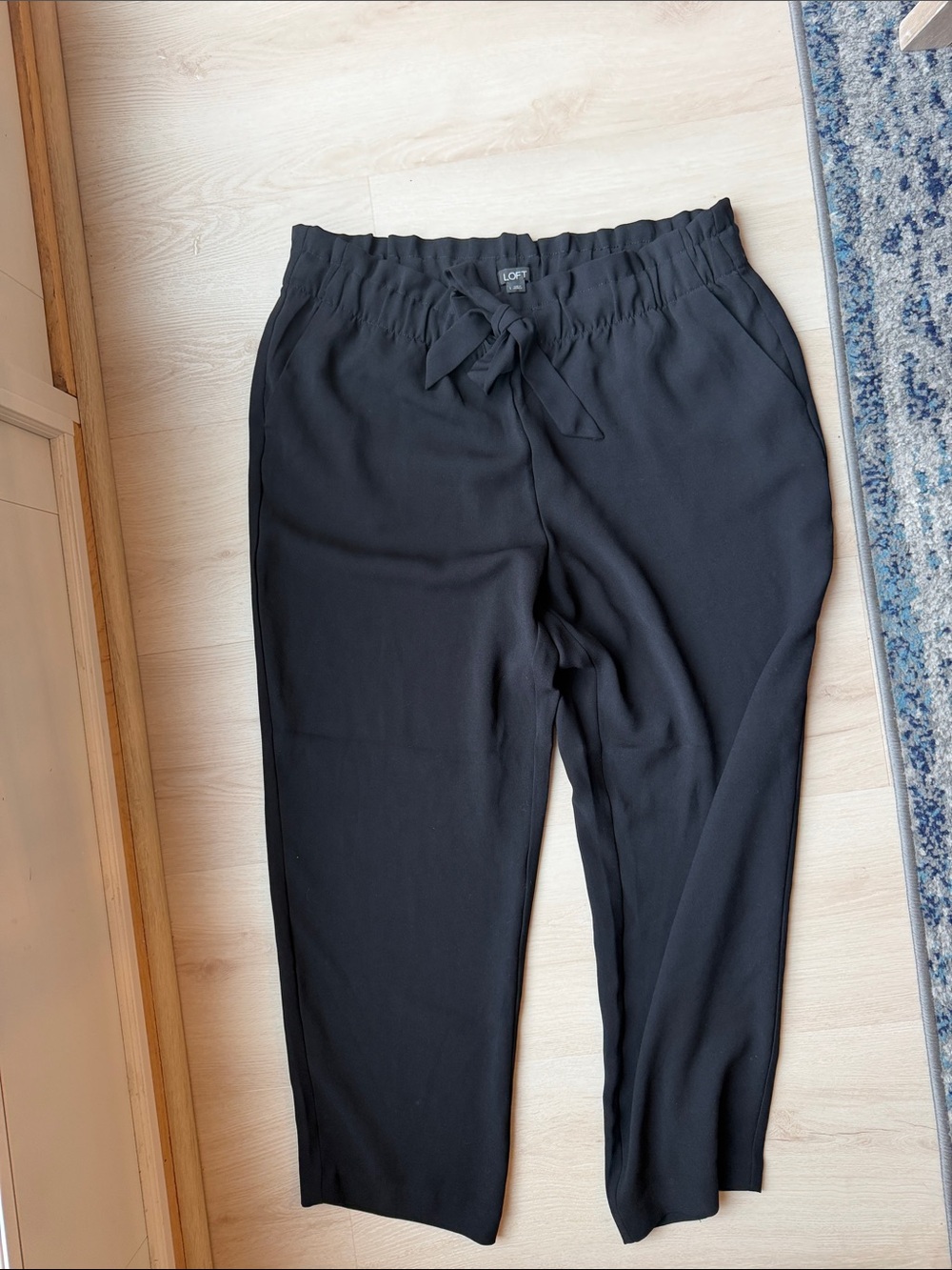 LOFT Black Tie-Waist Crop Straight-Leg Pants